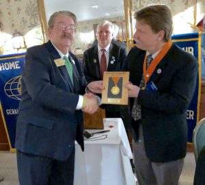 Randy Dumas (right) received the Brittany Fellowship Award from Eric Paul, New York Past District Governor of Kiwanis. Provided photo 